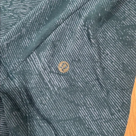 2 Lululemon men’s athletic shirts - Picture 3 of 8